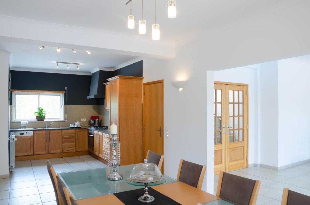 Villa Montanha, Luxury Coastal Villa, With Swimming Pool, Loungers And Alfresco Dining, 10 Min Walk To The Beautiful Praia Da Luz Beach, Shops, Bars And Restaurants! Εξωτερικό φωτογραφία
