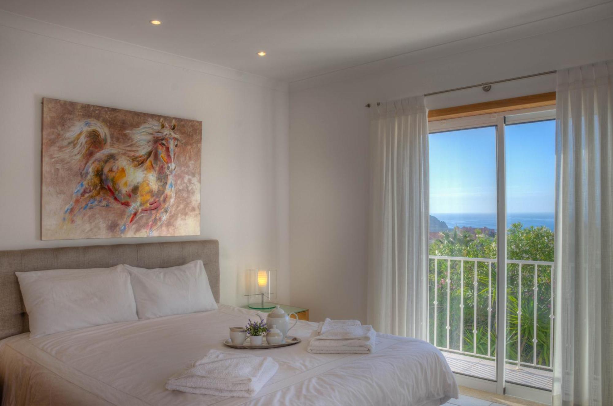 Villa Montanha, Luxury Coastal Villa, With Swimming Pool, Loungers And Alfresco Dining, 10 Min Walk To The Beautiful Praia Da Luz Beach, Shops, Bars And Restaurants! Εξωτερικό φωτογραφία
