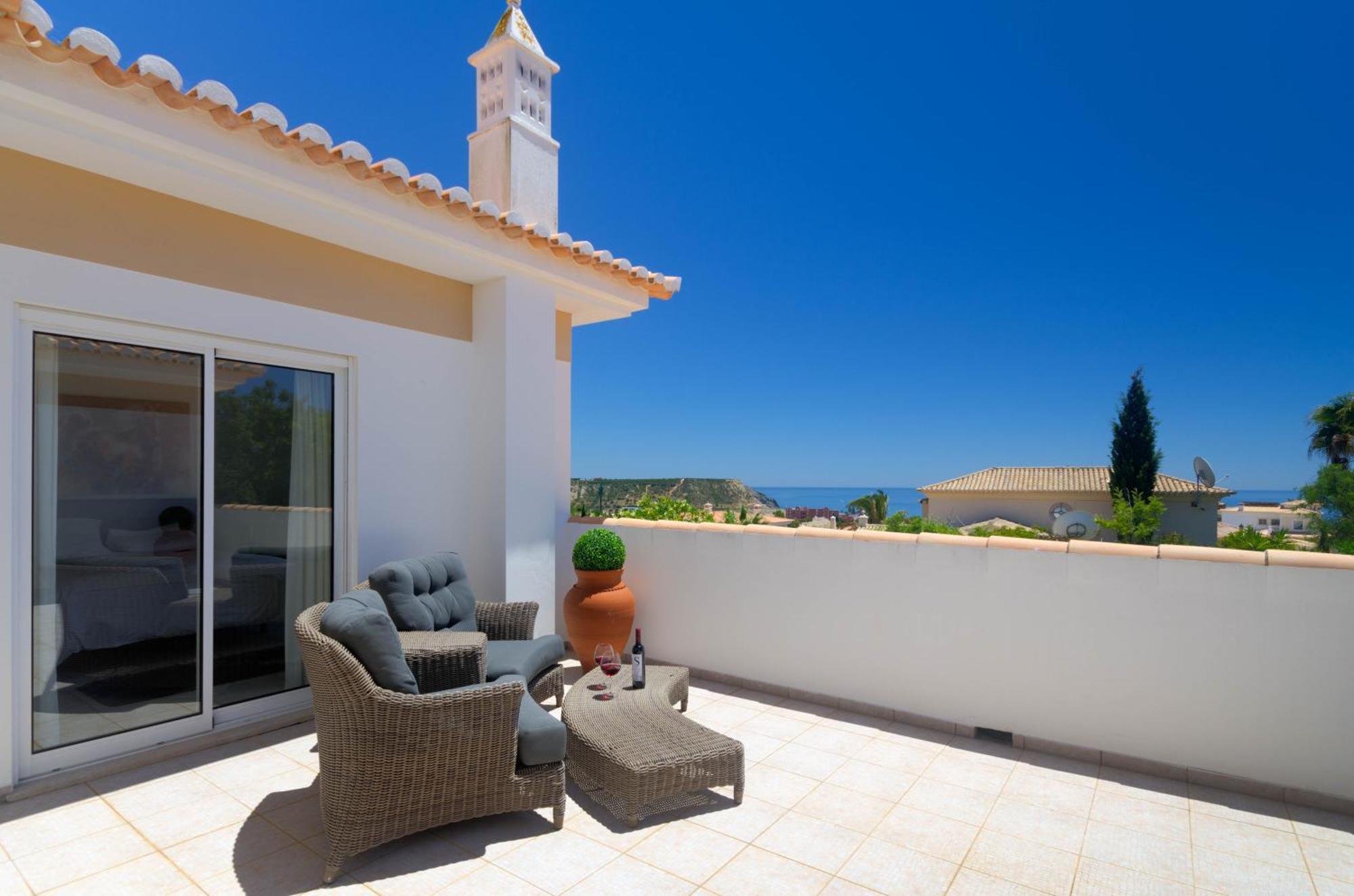 Villa Montanha, Luxury Coastal Villa, With Swimming Pool, Loungers And Alfresco Dining, 10 Min Walk To The Beautiful Praia Da Luz Beach, Shops, Bars And Restaurants! Εξωτερικό φωτογραφία