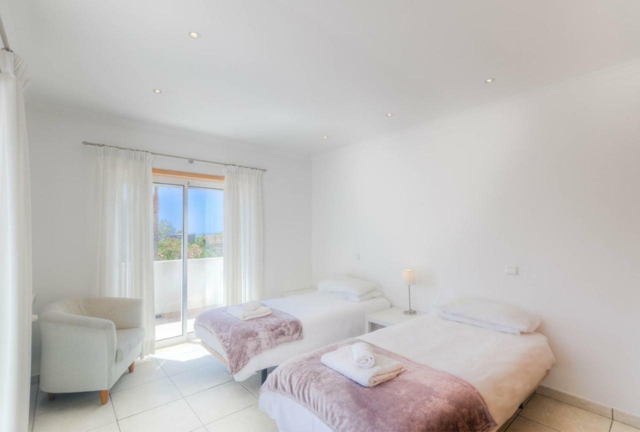 Villa Montanha, Luxury Coastal Villa, With Swimming Pool, Loungers And Alfresco Dining, 10 Min Walk To The Beautiful Praia Da Luz Beach, Shops, Bars And Restaurants! Εξωτερικό φωτογραφία